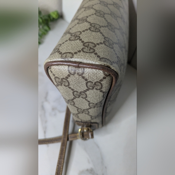 Vintage Authentic GUCCI Crossbody Bag - Picture 13 of 14